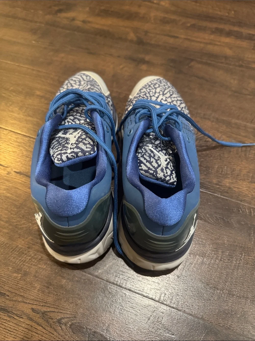 Jordan Men's Blue Knit Pattern Athletic Shoes